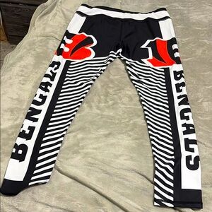Cincinnati Bengals Striped Leggings - Black and Orange